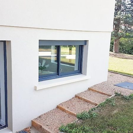 Le Petit Castel, Portes De Lyon Chazay-d'Azergues Esterno foto